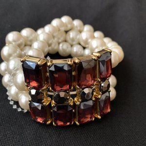 Pearl stretch bracelet with stones